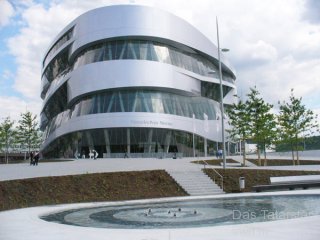 Mercedes-museum_sm
