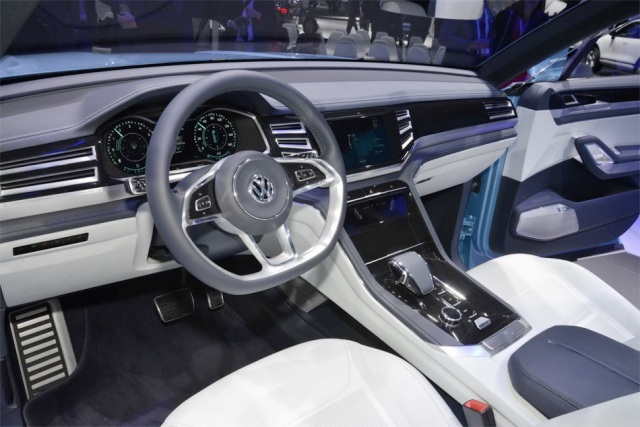 Volkswagen-Cross-Coupe-GTE-Concept-2015-salon-2